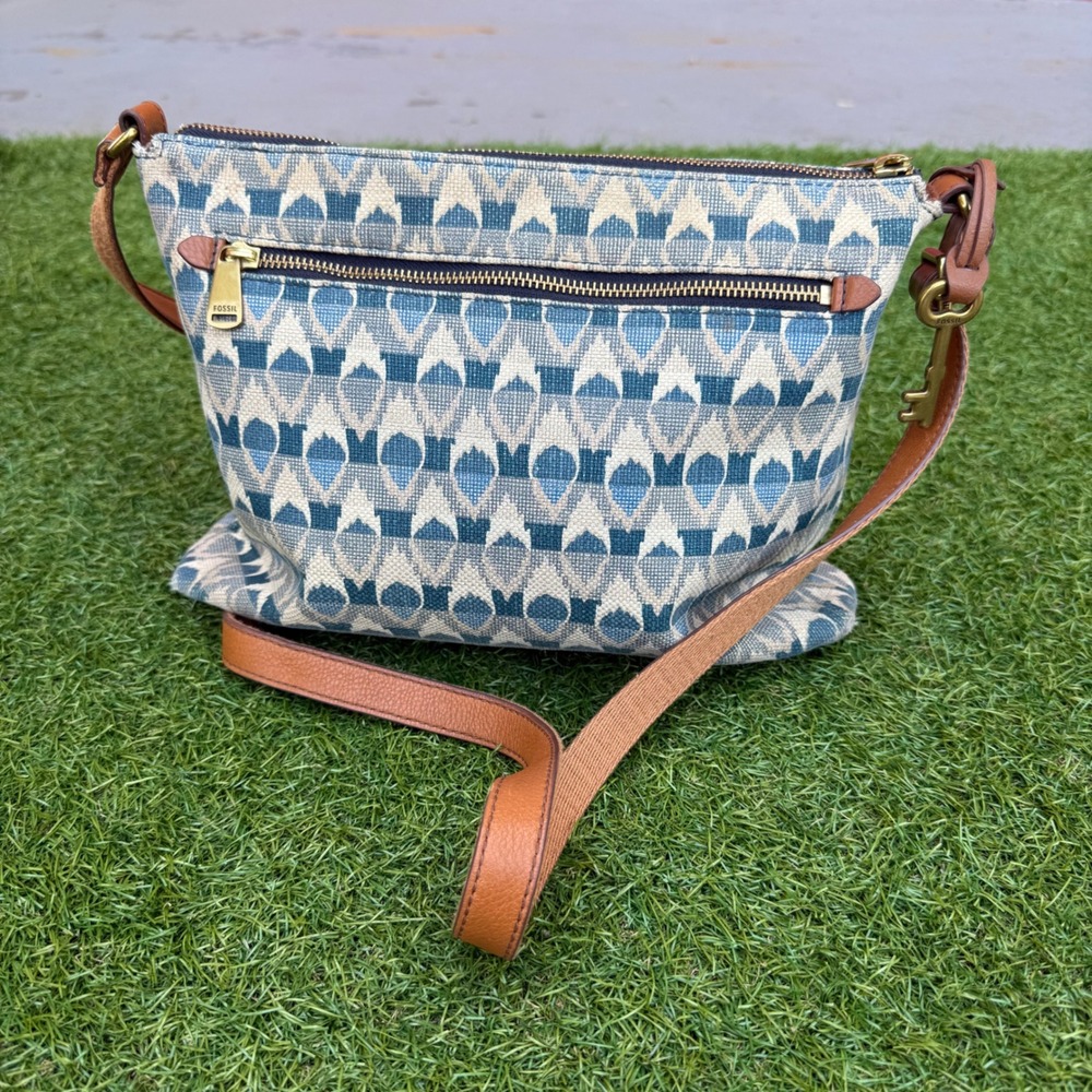 Fossil Kinley Crossbody Purse Front‎ Flap Pocket Blue Aztec Fabric Tan Leather - Picture 4 of 10
